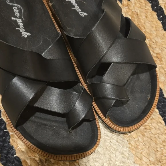 Free People Black Cork Bed Flat Sandals, Leather Upper, VGUC, Sz6, Comfort - Picture 5 of 11